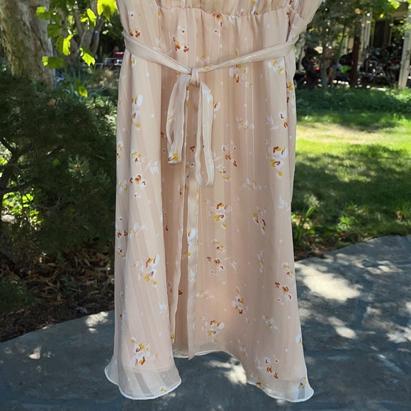 🌺 WAYF; Beautiful Mini Peach Floral Sleeveless Dress in Misses Sz. Extra Small! - Picture 8 of 12